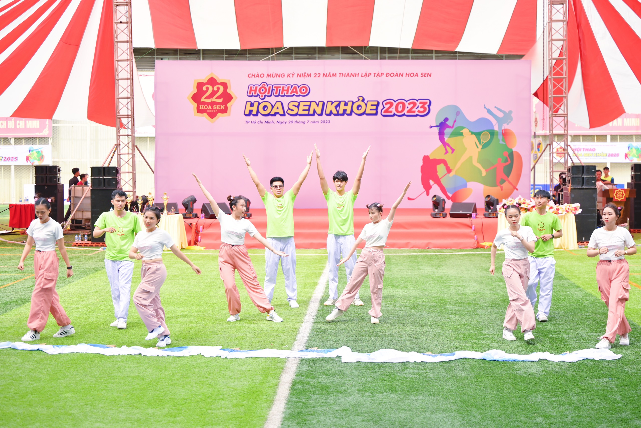 3. Cận cảnh các tiết mục thi đấu hạng mục Nhảy Flashmob tại Hội thao “Hoa Sen Khoẻ 2023” 4