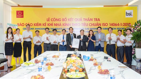 Tập đoàn Hoa Sen nhận chứng nhận tiêu chuẩn ISO 14064-12018 từ tổ chức BSI Việt Nam