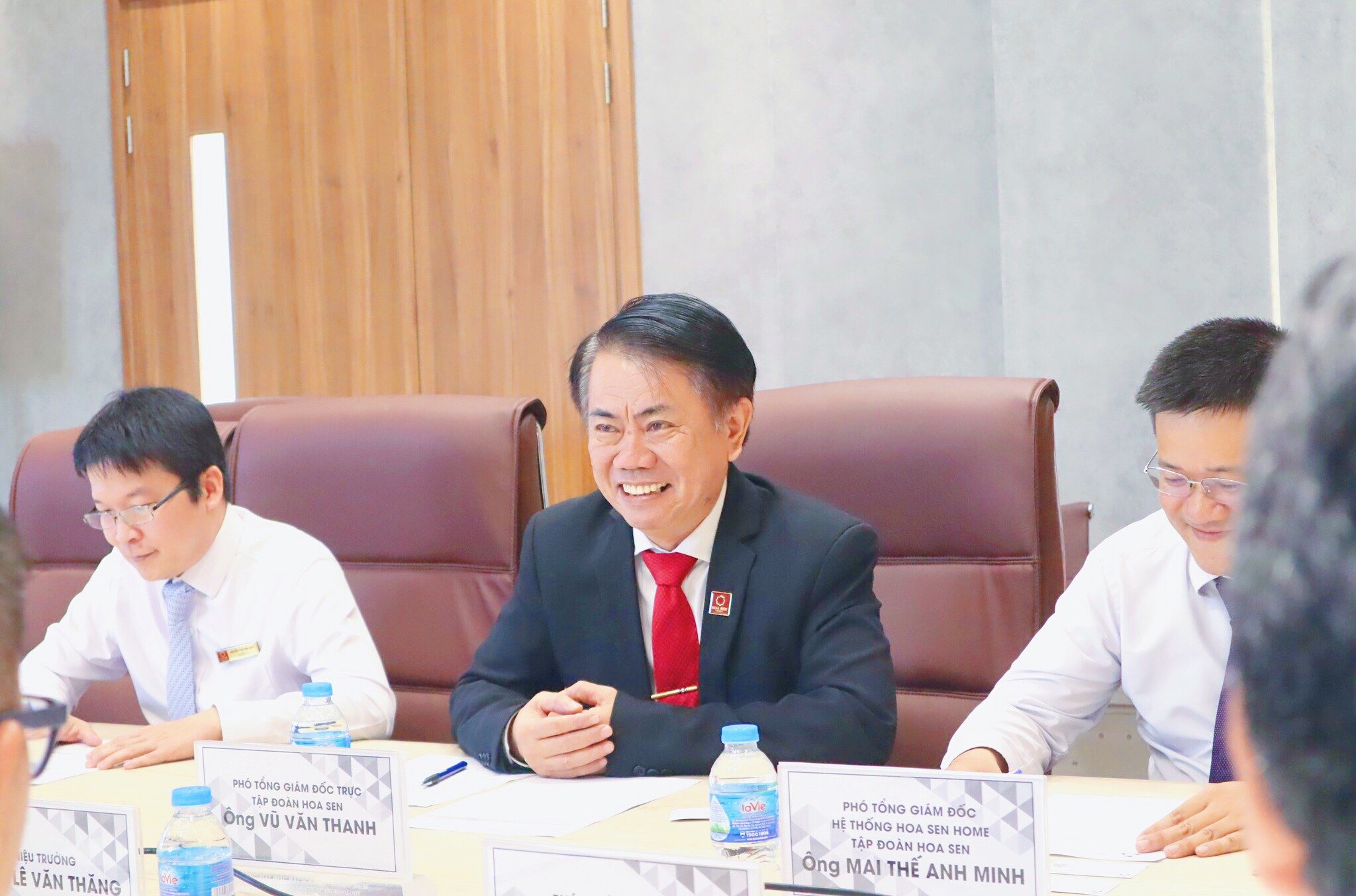 Ông Vũ Văn Thanh – Phó Tổng Giám đốc Trực Tập đoàn Hoa Sen tại buổi Lễ ký kết thỏa thuận hợp tác