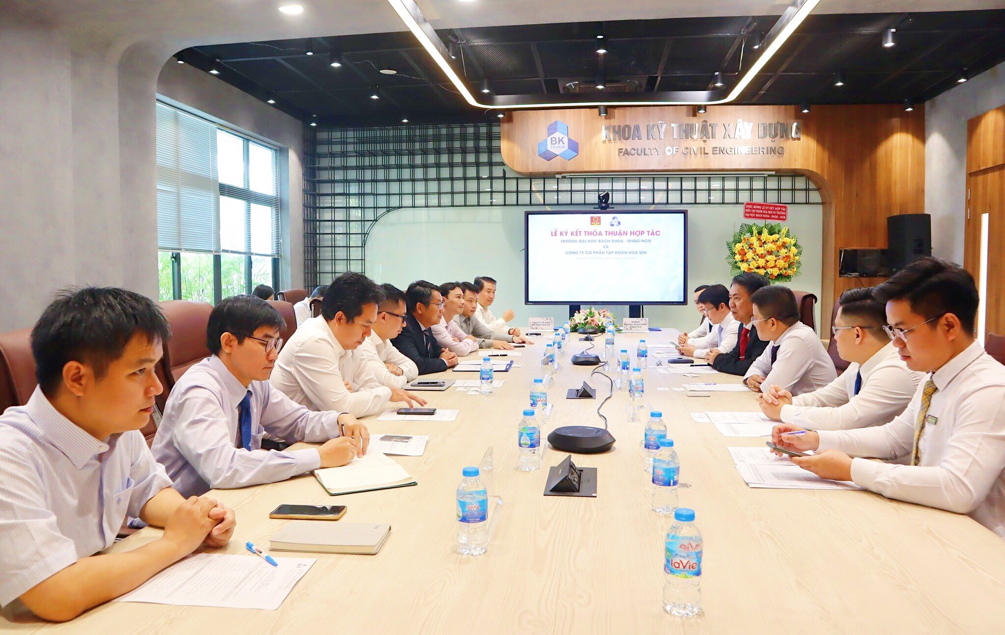 Tập đoàn Hoa Sen ký kết thỏa thuận hợp tác với Trường Đại học Bách Khoa, ĐHQG - HCM 3