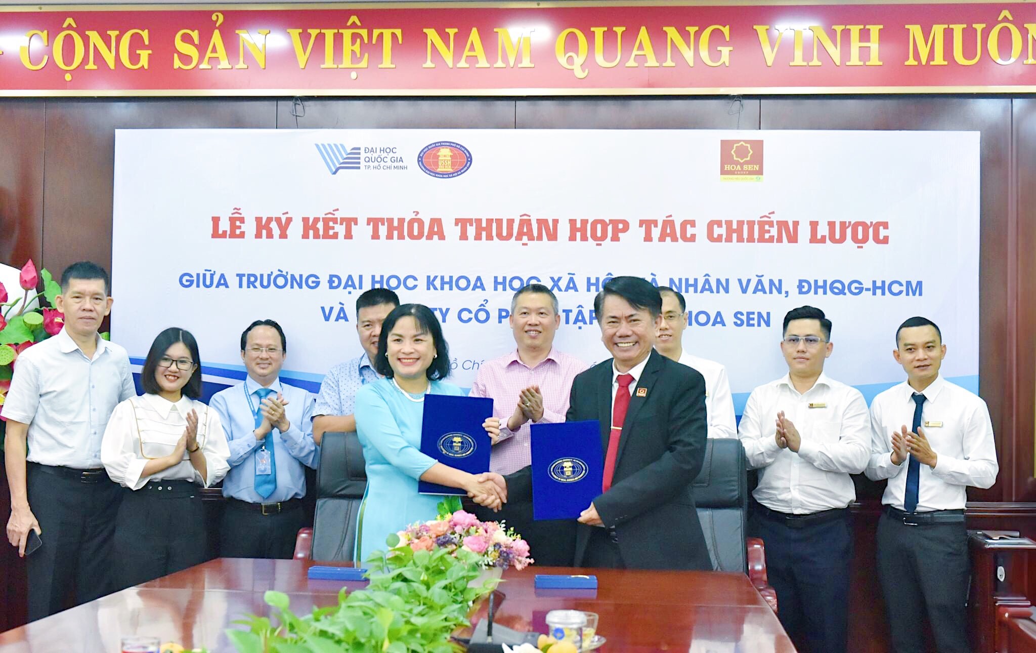 Tập đoàn Hoa Sen ký kết thỏa thuận hợp tác với Trường Đại học Khoa học Xã hội và Nhân văn, ĐHQG – HCM