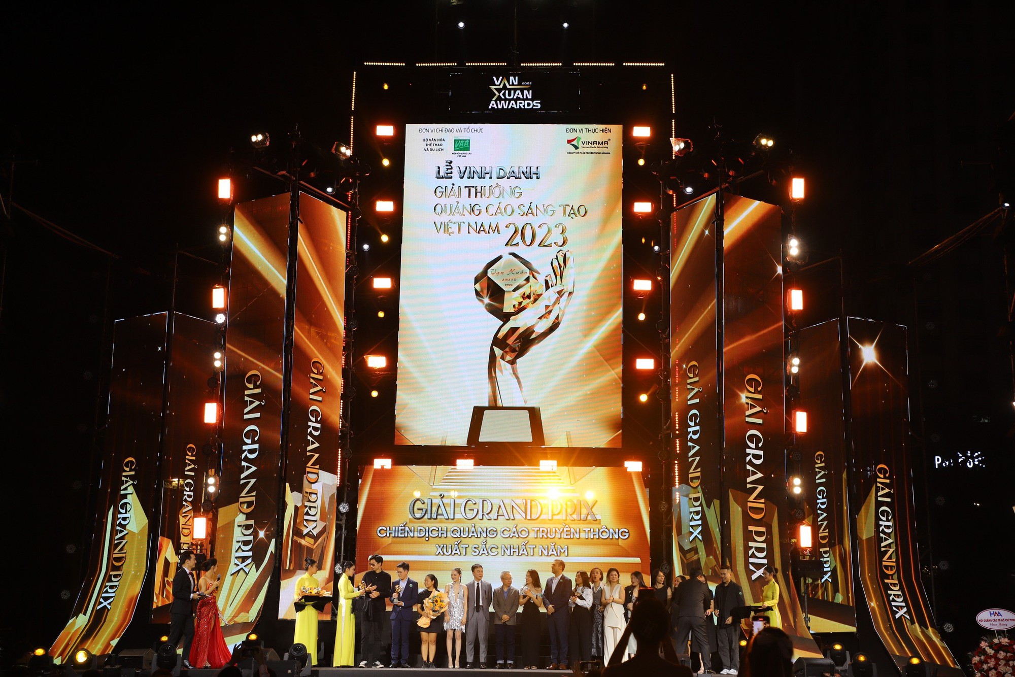Giải Grand Prix vinh danh thương hiệu có chiến dịch Quảng cáo truyền thông xuất sắc nhất năm thuộc về Nestle's và Vietinbank