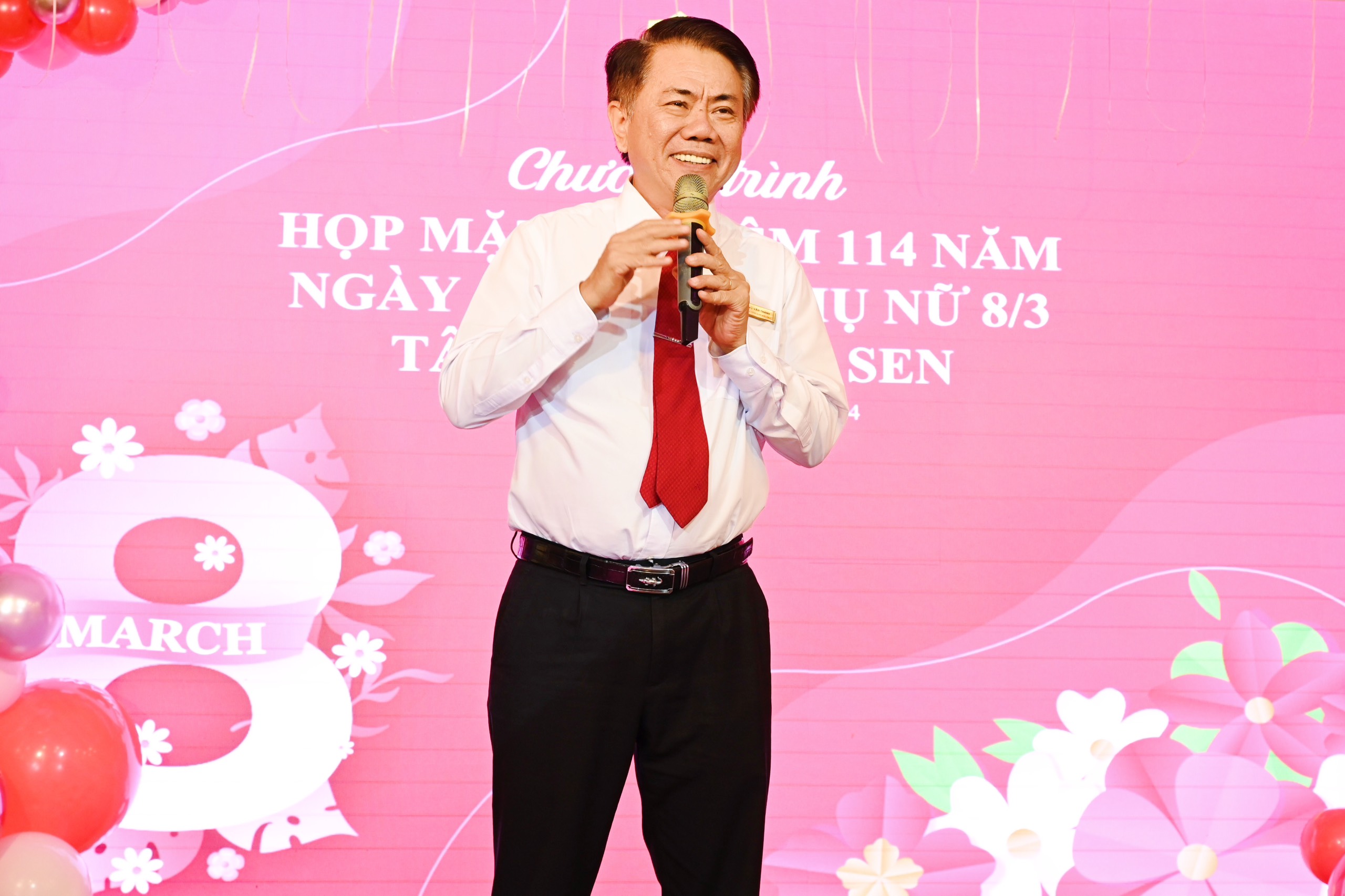 Đại diện Ban Điều hành, Ông Vũ Văn Thanh – Phó Tổng Giám Đốc Trực Tập đoàn cũng gửi gắm những lời chúc tốt đẹp đến Quý chị em nhân dịp này