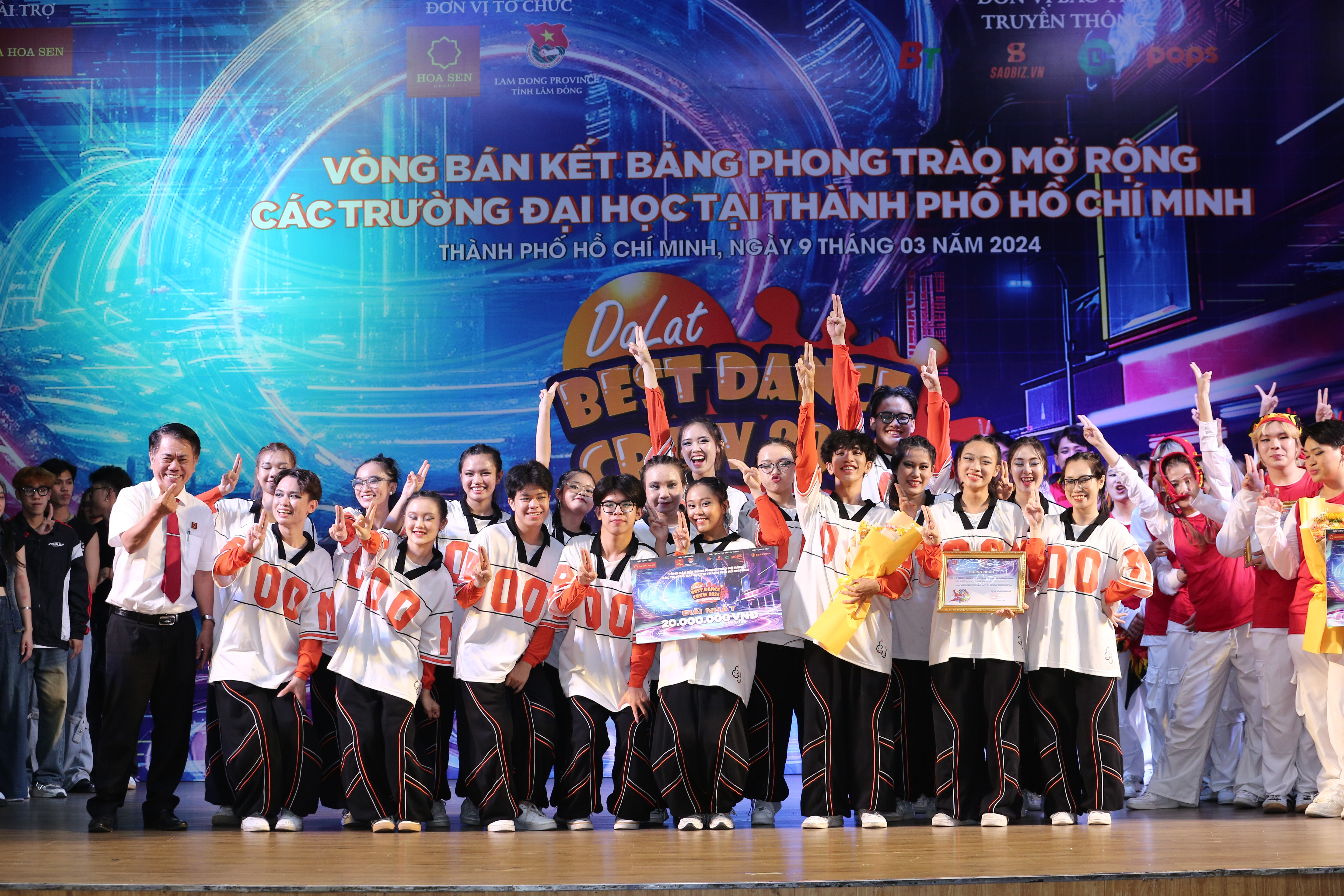 Giải Nhất chung cuộc đã thuộc về Nhóm Big Boom Dance Team đến từ Trường Đại học Khoa học Xã hội và Nhân Văn.